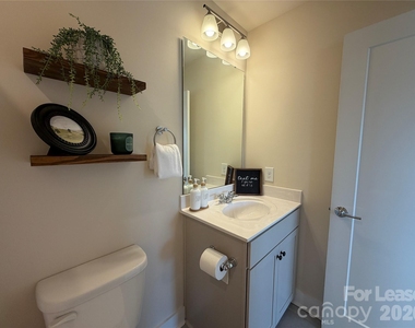 16034 Roscoe Lane - Photo Thumbnail 10