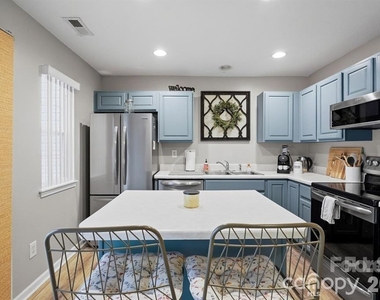 12350 Hennigan Place Lane - Photo Thumbnail 3