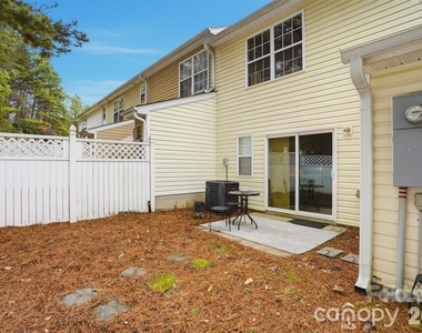 12350 Hennigan Place Lane - Photo Thumbnail 13