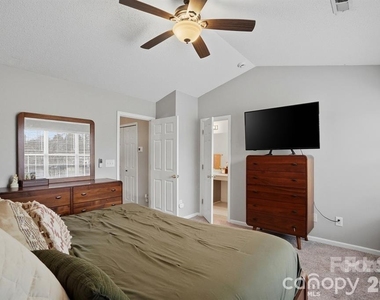 12350 Hennigan Place Lane - Photo Thumbnail 8