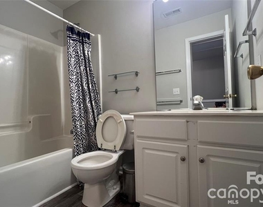 3261 Mannington Drive - Photo Thumbnail 9