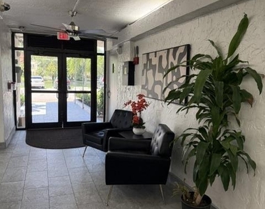 250 Jacaranda Drive - Photo Thumbnail 6