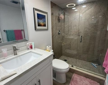 250 Jacaranda Drive - Photo Thumbnail 17