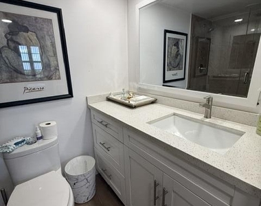 250 Jacaranda Drive - Photo Thumbnail 16