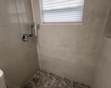 968 W 9th Street - Photo Thumbnail 14