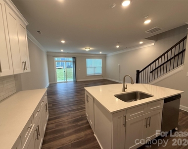 3941 Fadden Street - Photo Thumbnail 5