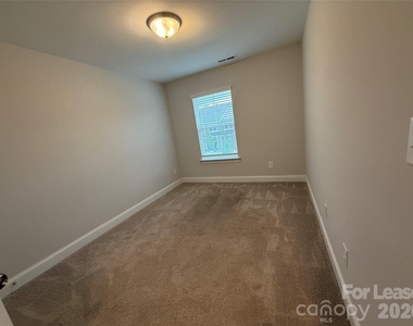 3941 Fadden Street - Photo Thumbnail 3