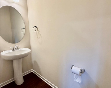 4019 Oakmere Road - Photo Thumbnail 6