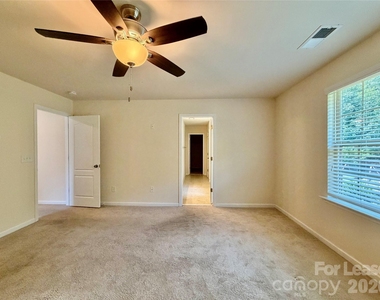 4019 Oakmere Road - Photo Thumbnail 16