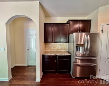 4019 Oakmere Road - Photo Thumbnail 11