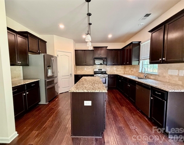 4019 Oakmere Road - Photo Thumbnail 9