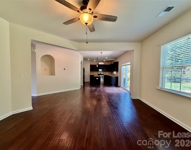 4019 Oakmere Road - Photo Thumbnail 8