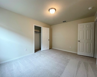481 Grenada Lake Drive - Photo Thumbnail 22