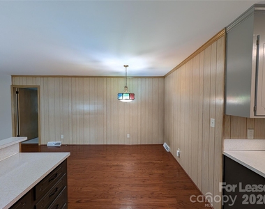103 Abingdon Circle - Photo Thumbnail 8