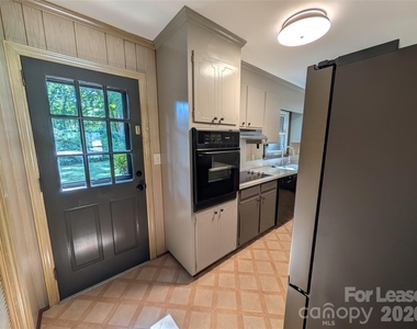 103 Abingdon Circle - Photo Thumbnail 2