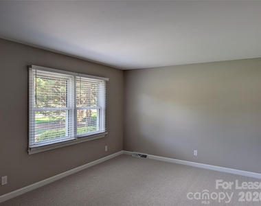 103 Abingdon Circle - Photo Thumbnail 1