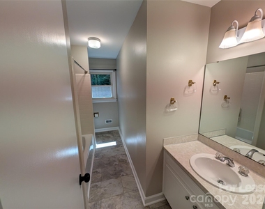 103 Abingdon Circle - Photo Thumbnail 16