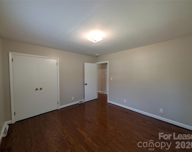 103 Abingdon Circle - Photo Thumbnail 24