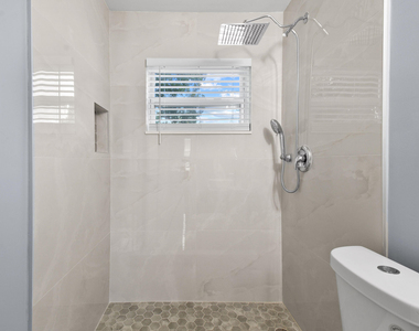 968 W 9th Street - Photo Thumbnail 15