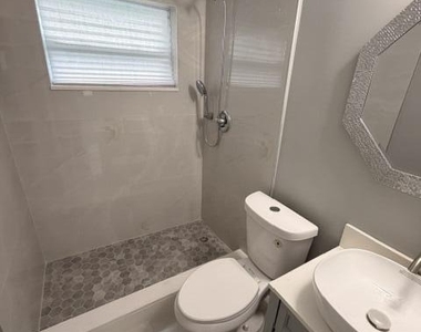 968 W 9th Street - Photo Thumbnail 8