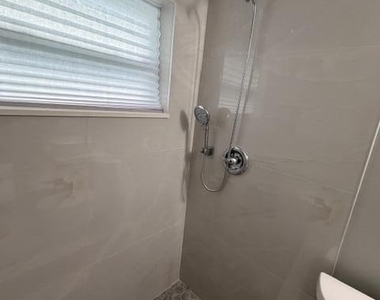 968 W 9th Street - Photo Thumbnail 11