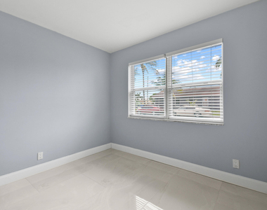 968 W 9th Street - Photo Thumbnail 17