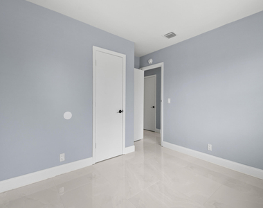 968 W 9th Street - Photo Thumbnail 18