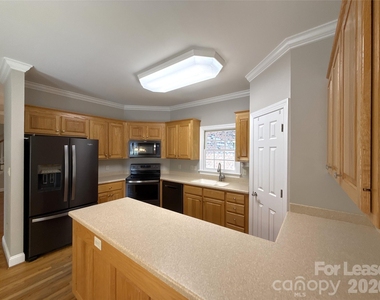 2649 Willowbrook Drive - Photo Thumbnail 8