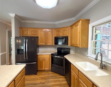 2649 Willowbrook Drive - Photo Thumbnail 10