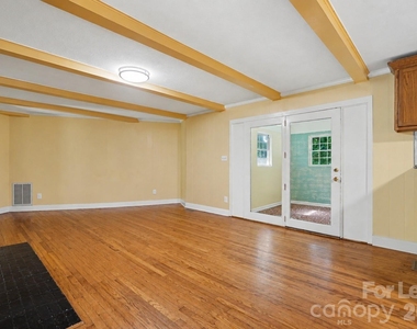 7017 Linda Lake Drive - Photo Thumbnail 2