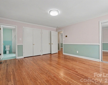 7017 Linda Lake Drive - Photo Thumbnail 11