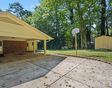 7017 Linda Lake Drive - Photo Thumbnail 20