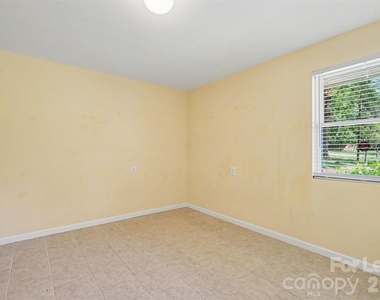 7017 Linda Lake Drive - Photo Thumbnail 15