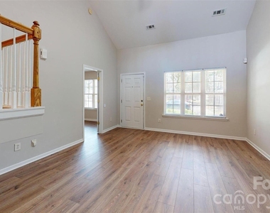 10131 Ballyclare Court - Photo Thumbnail 5