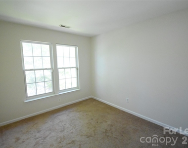 3704 Wind Ridge Place - Photo Thumbnail 17