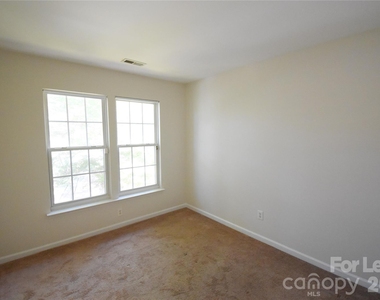 3704 Wind Ridge Place - Photo Thumbnail 21