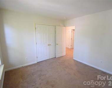 3704 Wind Ridge Place - Photo Thumbnail 16