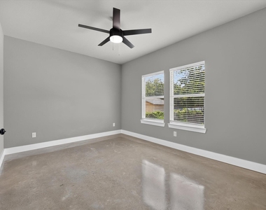 2817 Clinton Avenue - Photo Thumbnail 24