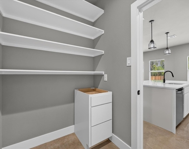 2817 Clinton Avenue - Photo Thumbnail 15