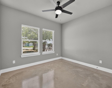 2817 Clinton Avenue - Photo Thumbnail 17