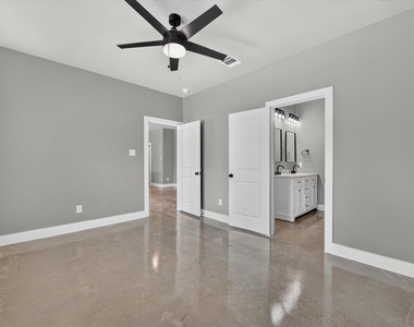 2817 Clinton Avenue - Photo Thumbnail 26