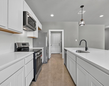 2817 Clinton Avenue - Photo Thumbnail 10