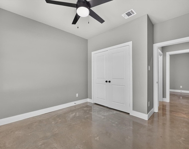 2817 Clinton Avenue - Photo Thumbnail 18