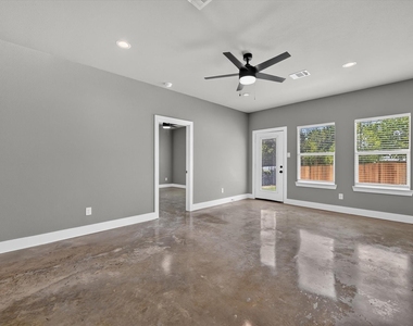 2817 Clinton Avenue - Photo Thumbnail 16