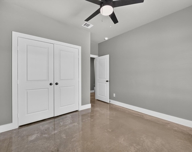 2817 Clinton Avenue - Photo Thumbnail 19