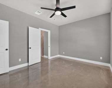 2817 Clinton Avenue - Photo Thumbnail 25