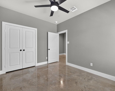 2817 Clinton Avenue - Photo Thumbnail 22