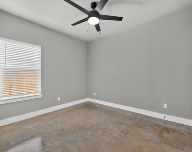 2817 Clinton Avenue - Photo Thumbnail 20