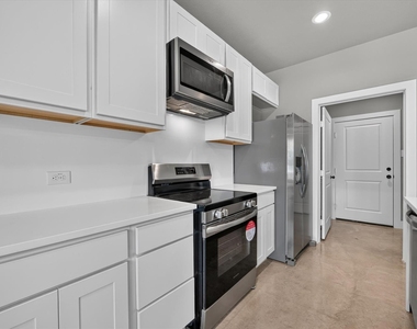 2817 Clinton Avenue - Photo Thumbnail 11