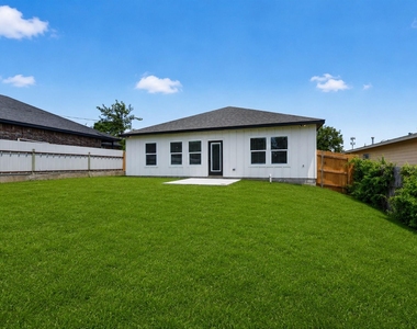 2817 Clinton Avenue - Photo Thumbnail 4